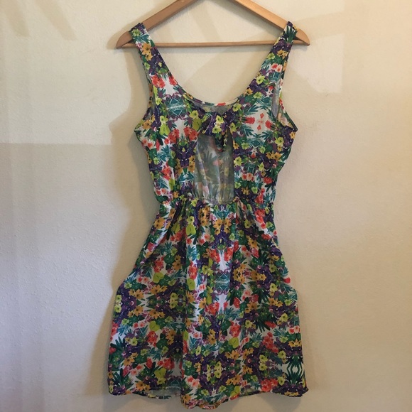 Summer Floral Dress - Picture 3 of 4